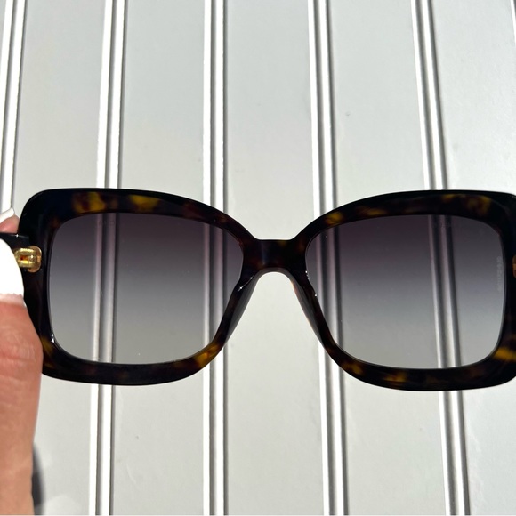 Chanel Tortoise Sunglasses - Picture 5 of 6
